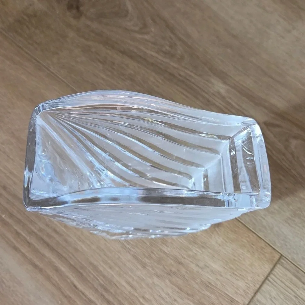 Vintage Art Deco Fan‎ Swirl Frosted Crystal Vase Decorative Accent Piece